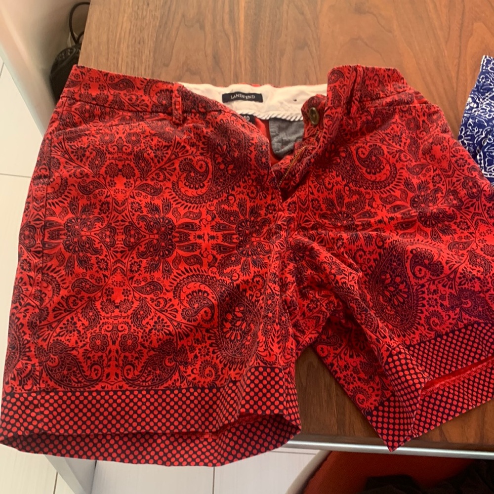 Lands End 10 Bermuda cotton shorts w/stretch 5-7 inch thigh length  red & navy